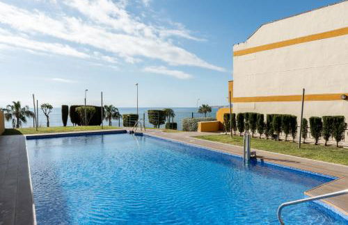 Beachside Retreat with Private Terrace - Foto 3