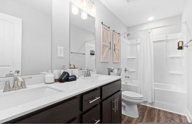 Sapphire Oasis A Luxurious Townhouse Retreat Near Nashville Ft Campbell - Foto 10