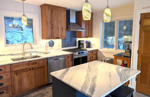 NEW! Eagles Landing - Lakefront & Gorgeous! - Foto 12