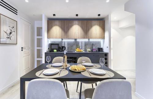 Hyper Centre - Charming duplex - Luxury - Reversible air conditioning - 10 mins from Place MASSENA - Foto 35