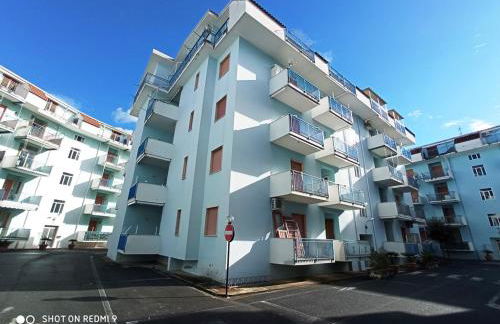 Stunning views, 2-Bed Apartment in Scalea - Foto 8