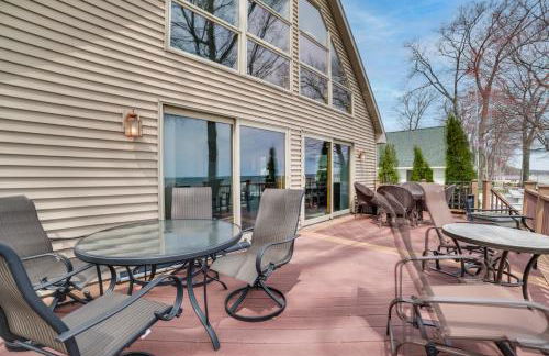 Waterfront Lake Huron Home - Private Beach! - Foto 25