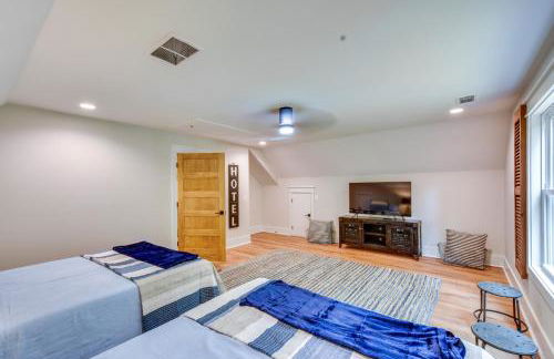 Luxurious Clarkesville Cabin with Decks and Fire Pit - Foto 22