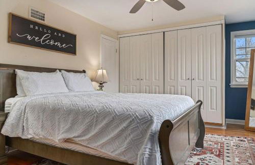 Peaceful Hillside Retreat Firepit & Spacious Yard - Photo 35