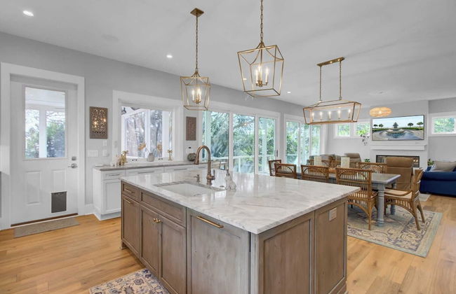 Walk to the Beach + Private Pool, Rooftop Terrace, Balcony 3602 Cameron - Foto 27