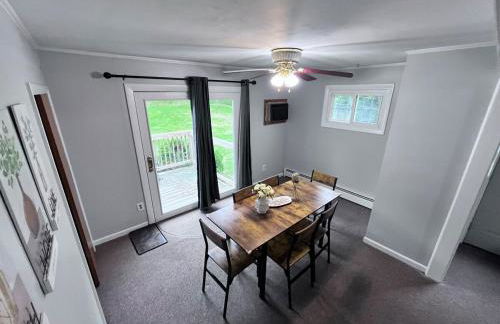 Cozy Retreat with Private Backyard Oasis - Foto 6