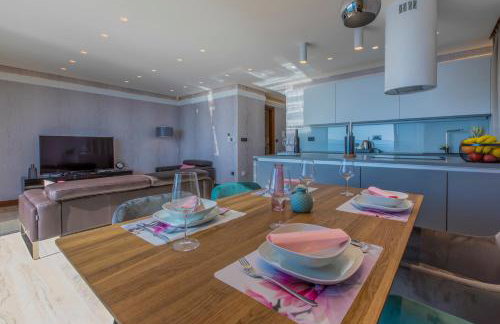 BEACH FRONT VILLA FRAN - DELUXE PENTHOUSE SUITE with private pool - Foto 16