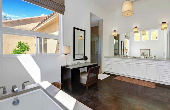 Legends by Avantstay Stunning Golf Villa Featuring Spa, Pool & Fire-pit - Foto 17