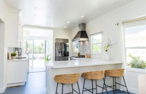 Little Italy 3BD Home with Huge Patio & Backyard - Foto 32