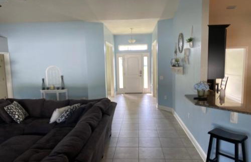 Gone Coastal! Large Heated pool home 30 min from beaches! - Foto 13