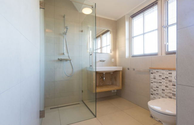 Stylish Villa by the Water - Foto 12