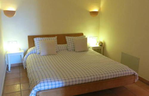 Apartamento en el Puerto de Sóller con gran terraza privada y vistas al mar. Piscina comunitaria. Localizado en un zona tranquila y muy soleada. Wifi gratis disponible. Parking. - Foto 12