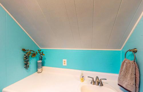 Deck and Mtn Views! Family A-Frame Cabin in Bailey - Foto 18