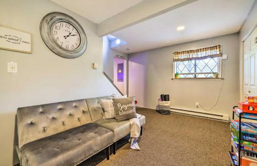 Walk to Lake Game Room Getaway in Pocono Summit! - Foto 8