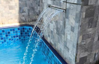 Casa com piscina HP&IB - Foto 1