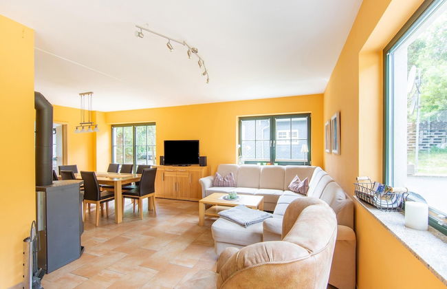 Spacious Semi-detached House With Wood Stove Located Directly on the Rennsteig - Photo 60