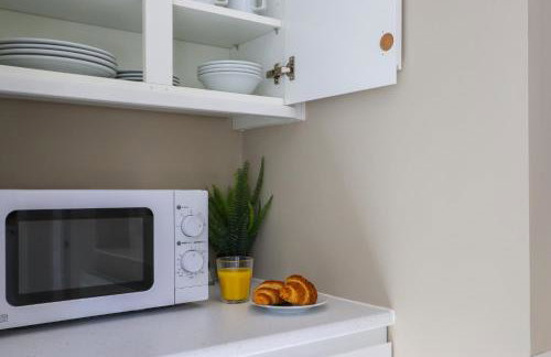 Sanjo Suite - Sleek 2BR Home with Parking & WIFI - Foto 15