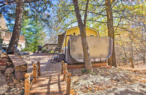 Lake Arrowhead Studio Near Hiking with Hot Tub - Foto 17