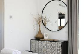 Marbella Bliss - Serenity 4-Bedroom VILLA with Exclisive HEATED Private POOL & Jacuzzi, Tropical Garden, Marbesa - Steps from the Cabopino Beach - Photo 39