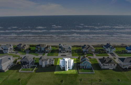 3-story beach house with incredible ocean views, steps to the beach - Photo 42