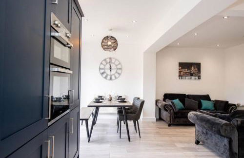 Spacious 3-Bed by Beatles Attractions & Transport - Foto 9