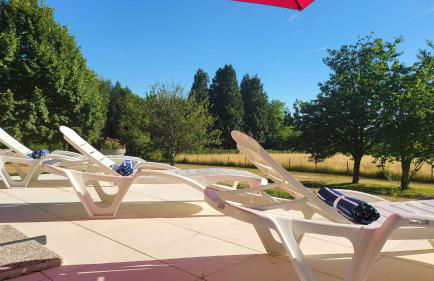 Lovely Modern 6-Bed Retreat Near 3 Swimming Lakes, Perfect for Families - Foto 7