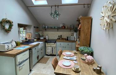 The Old Dairy Cottage - Photo 10