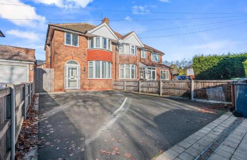 #82 Stylish Shirley Home - Sleeps 8 - NEC Solihull BHX - " Perfect for Contractors and Families - Free Parking" - Foto 49