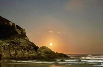 Apartamento na Praia da Enseada, 100 mt praia - Foto 32