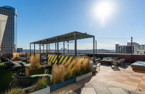 CBDOTR 24-7 Gym Pool Rooftop Steps to Stadiums - Foto 37