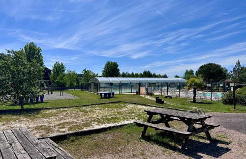Chalet de 4 pers - Lac de Miel à 500m - Beynat - Parking Piscine - Foto 8