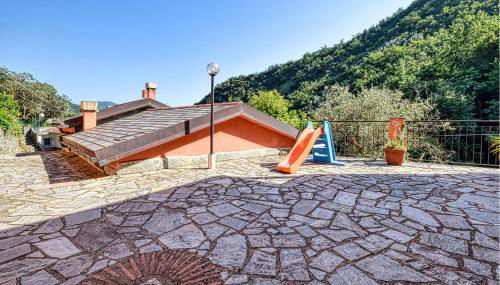 1 Bedroom Beautiful Home In Avegno - Foto 2