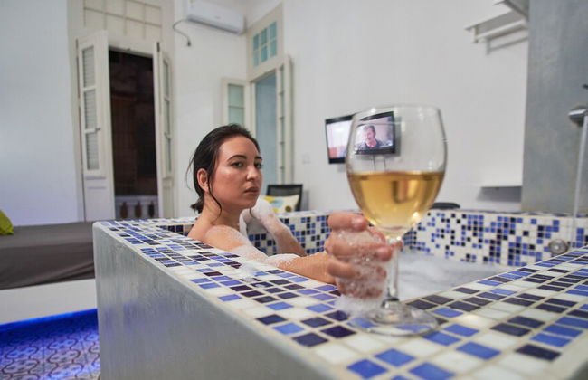 Lujoso Apto WIFI Gratis Balcon y Jacuzzi - Photo 12