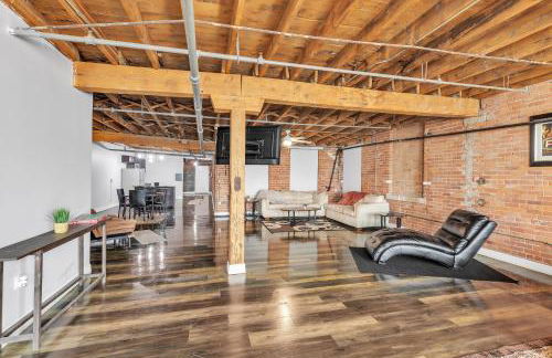 Stylish Chic Retreat At Lafayette Lofts 1 Bedroom Apts by RedAwning - Foto 12