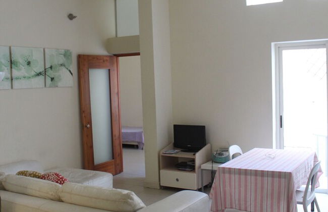 Stylish, Modern, Central Apartment in St Julians, Malta - Sleep 4 - Photo 9