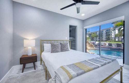 Riverbend Yacht Retreat Waterfront Villa with Pool - Foto 8