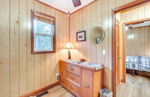 Winter Lake Escape with Access to Ice Fishing! - Foto 25