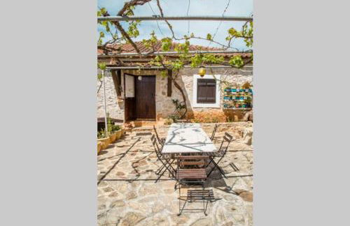 PONTINOS OLD HOUSE - Photo 19