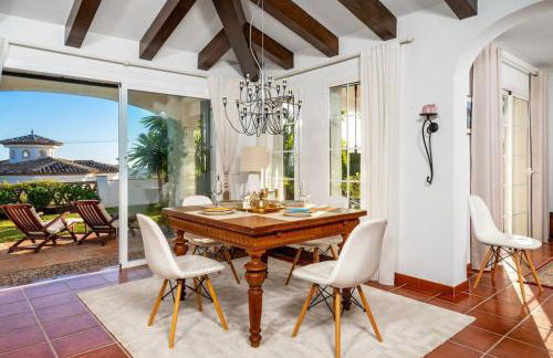 Urb Villa with pool by Costarentals- Ref 139 - Photo 16