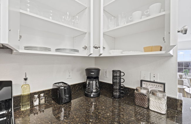 VA - Avalon - Apt 301 - Photo 11