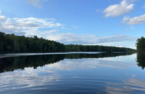 Luxury Forest Lake House - Privacy, Nature, Conveniences - New 2 bedroom - Foto 16