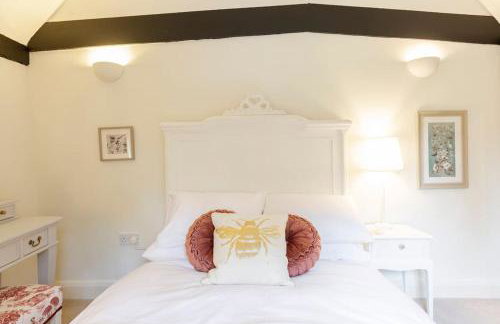 Dorney Windsor Legoland 5 Star Stay for upto 14 guests - Photo 63