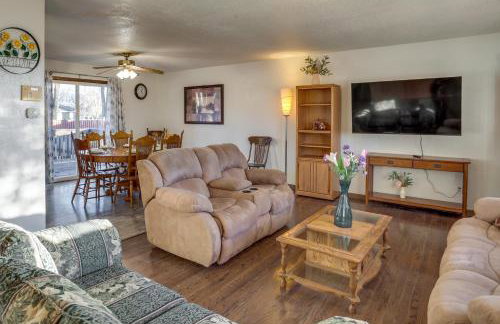 7 Mi to Munsinger Gardens Sartell Home with Deck - Foto 4