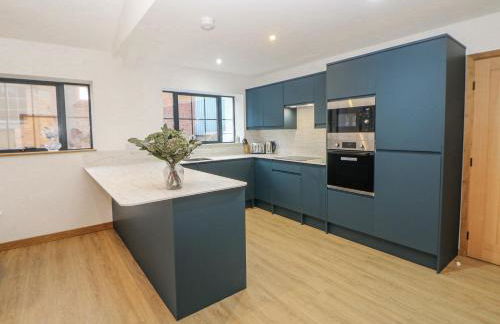 Courtyard View - Photo 8