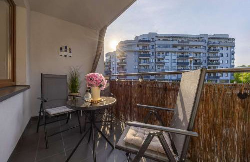 Family Apartment with Parking in Pruszków by Noclegi Renters - Foto 24