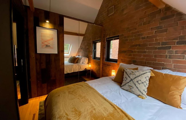 Stunning 3BD Character House near Coleshill - Photo 2