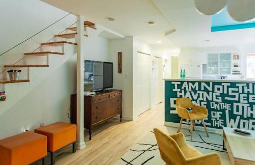 Over the Moon About C Adams Morgan METRO subway Rock Creek Park - Foto 6