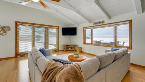 Patios and Views! Lakefront Getaway in Port Hope - Foto 5