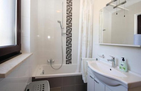 Three-Bedroom Holiday Home In Rebici - Foto 26