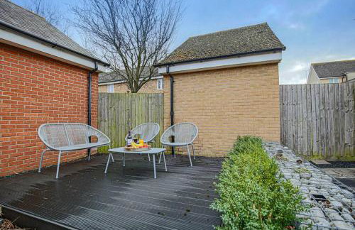 Luxury 5 Bedroom 3 Bathroom House - Smart TVs with Sky and Netflix, Super Fast WiFi, Free Parking by Yoko Property - Foto 46